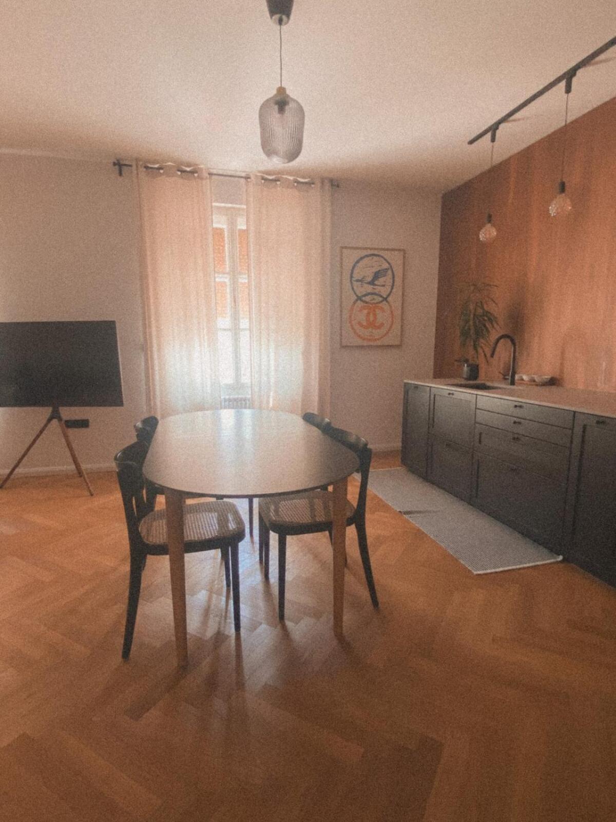Charming & Quiet Retreat In The Heart Of
